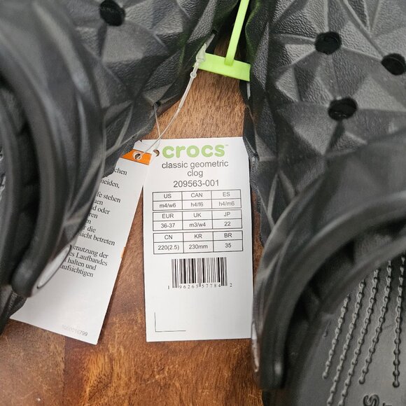 Crocs Classic Clog Unisex Black Women 6 Men 4 Geometric Shoes 209563-001 New - Picture 7 of 7